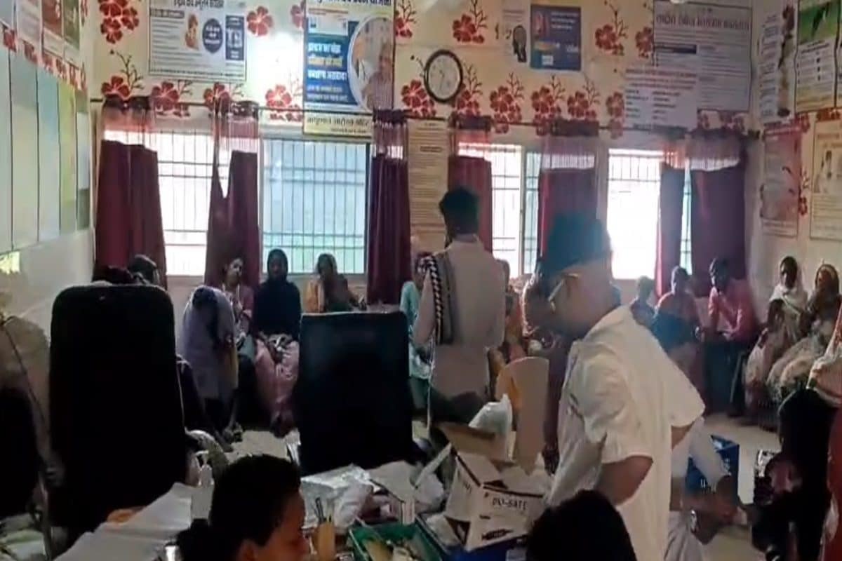 शादी के खाने ने पहुंचाया अस्पताल, फूड पॉइजनिंग से बीमार पड़े 44 ग्रामीण