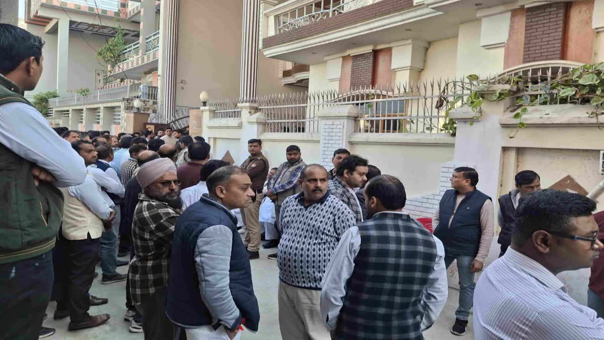 हरिद्वार जिले में भीषण सड़क हादसे, एक युवक की मौत, व्यापारी नेता समेत कई लोग घायल