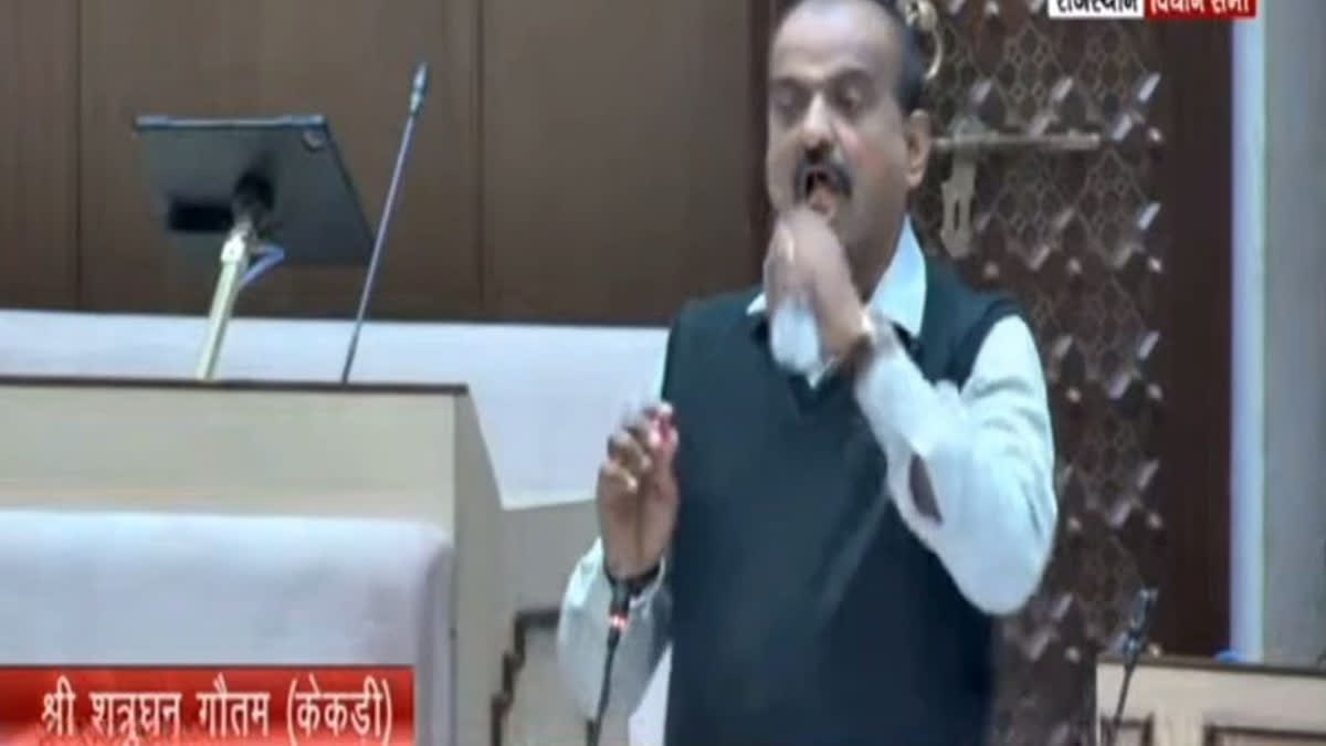 विधानसभा में हंगामेदार दिन: पानी की बोतल से लेकर पेपर लीक और जमीन आवंटन तक गूंजे मुद्दे