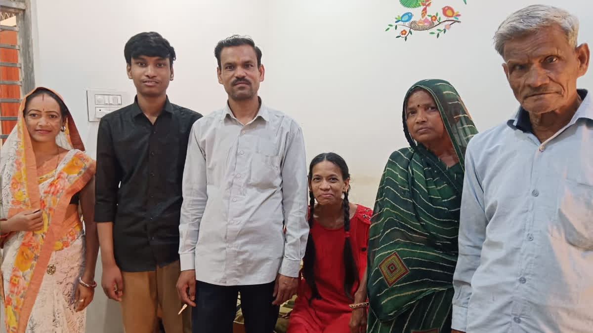 ईटीवी भारत की खबर का असर: तनिष्क की मदद को उठे हाथ, अब कोटा में करेगा कोचिंग