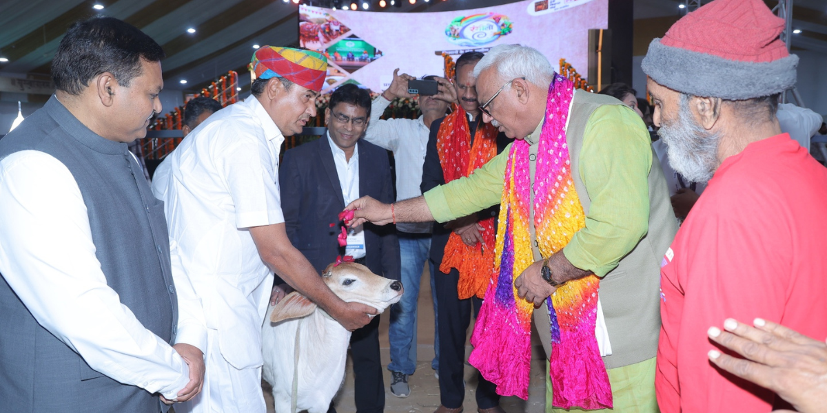 भव्य डेयरी एवं पशुपालन महोत्सव हुआ शुरू, जवाहर सिंह बेढम ने कहा- बजट दोगुना होने से दुग्ध किसानों को नई तकनीकों तक पहुँच प्राप्त करने में मदद मिलेगी