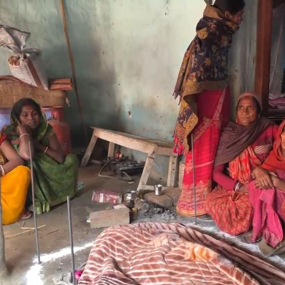 अररिया में नवविवाहिता की गला दबाकर हत्या:पिता बोले- दहेज में जमीन मांग रहे थे ससुराल वाले, 8 महीने पहले हुई थी शादी