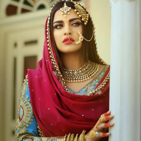 रणवीर सिंह के बाद 'बिग बॉस 13' फेम हिमांशी खुराना को मिली धमकी, फिरौती में मांगे गए 10 करोड़ रुपये