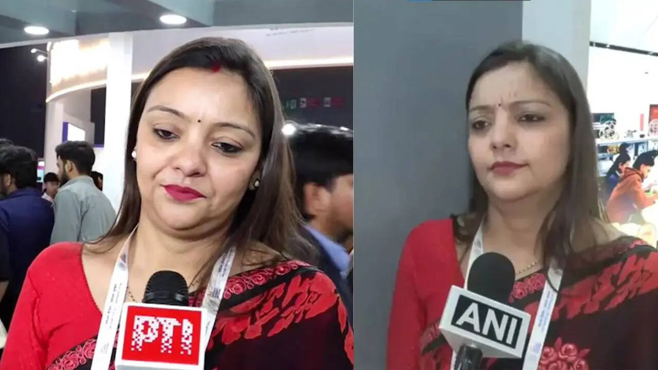 Galgotias यूनिवर्सिटी से जुड़ी ये महिला कौन, जिनसे खड़ा हो गया चीनी 'रोबोट डॉग' का विवाद