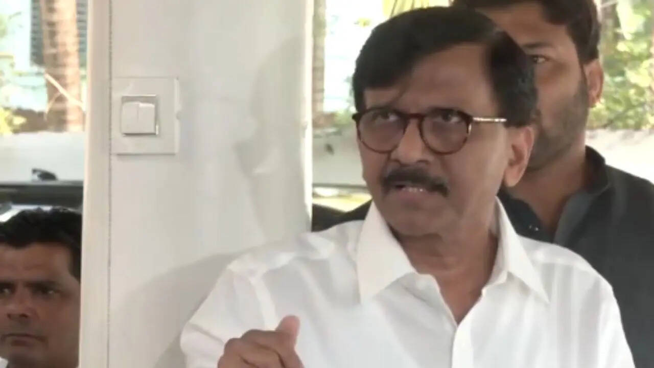 MVA में राज्यसभा सीट को लेकर रार! आदित्य ठाकरे के समर्थन में आए संजय राउत; बोले- शिवसेना (UBT) का पहला अधिकार