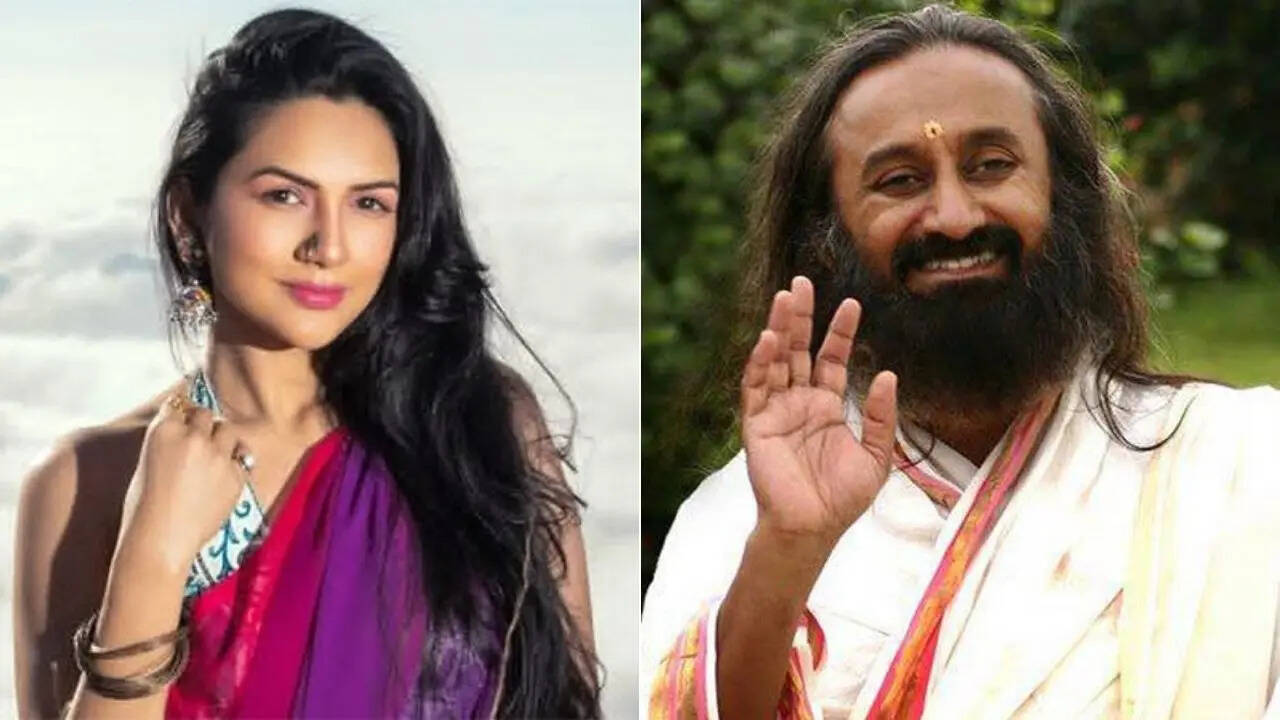 'खुशी सबको खटकती क्यों है?...' ट्रोल्स से परेशान श्री श्री रविशंकर के पास पहुंचीं आकांक्षा चमोला, बयां की परेशानी