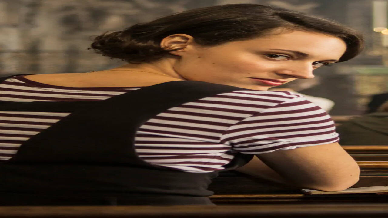 Comedy Series: दिमाग को शांत कर देंगी ये कॉमेडी सीरीज, जल्द करें स्ट्रीम