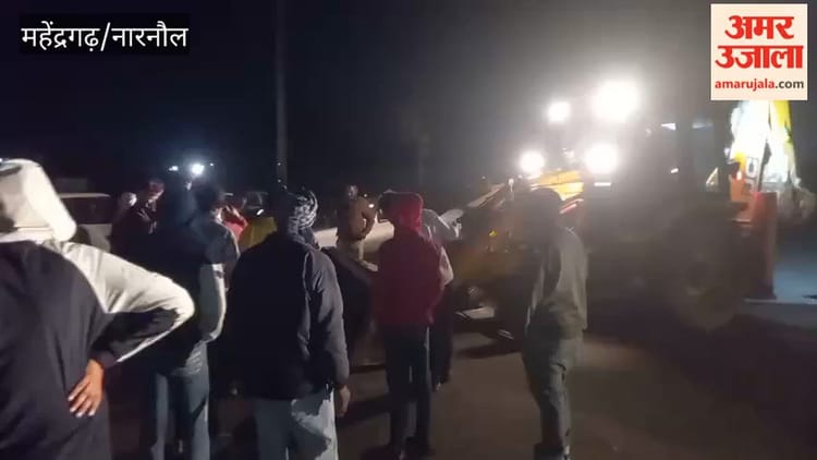 तेज रफ्तार रोडवेज बस की टक्कर से दो गोवंशों की मौत, चालक फरार