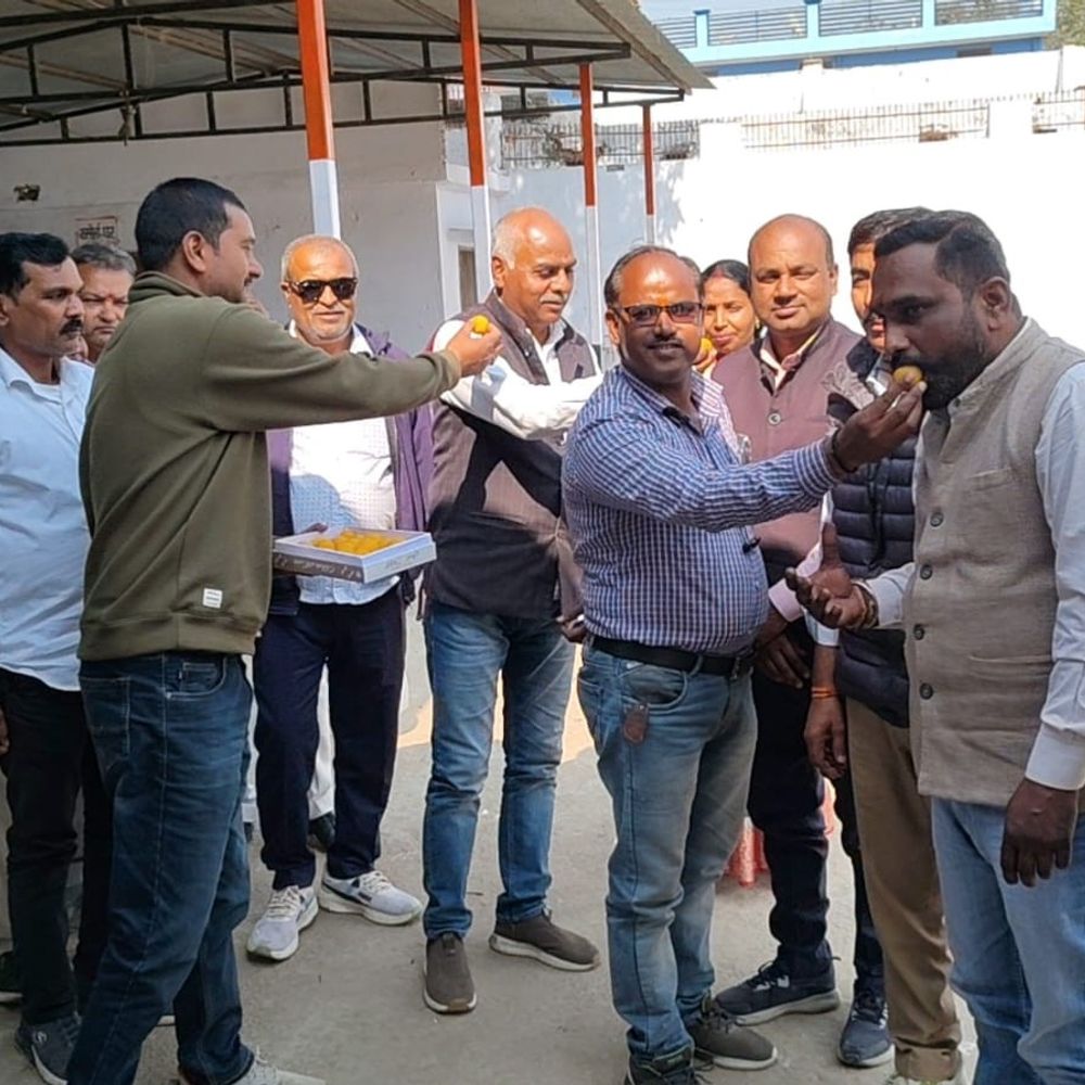 शिक्षामित्रों, अनुदेशकों का मानदेय बढ़ा:योगी सरकार ने की 8000 रुपये तक की वृद्धि