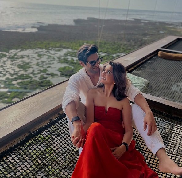 कौन है कृति खरबंदा का हैलो वैलेंटाइन? पोस्ट के साथ सोशल मीडिया पर बिखेरा रोमांस