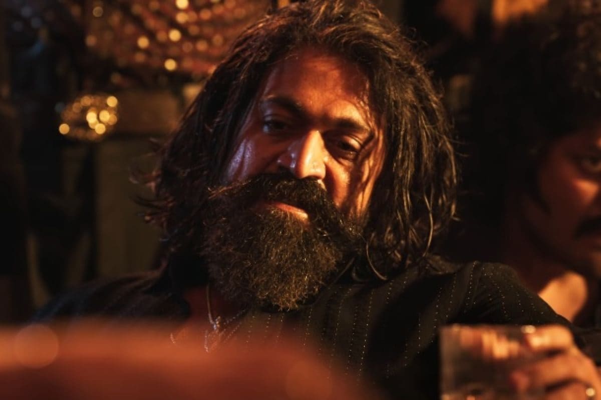 कौन होगा यश का असली दुश्मन, किससे मिलेगी 'रॉकिंग स्टार' को कांटे की टक्कर? 'टॉक्सिक' के विलेन पर बढ़ा सस्पेंस!