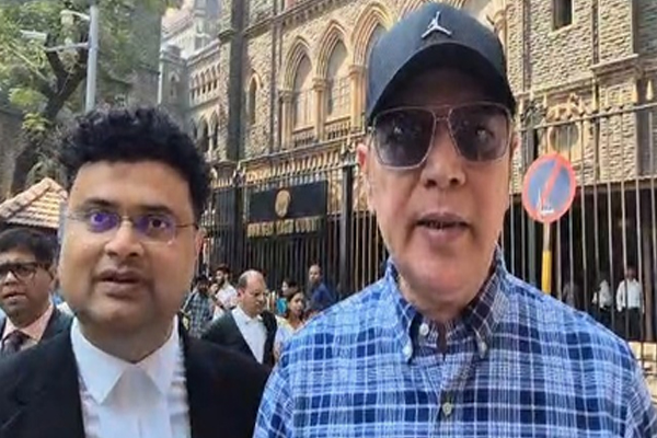 बलात्कार मामले में बॉम्बे हाईकोर्ट में 28वीं सुनवाई : आदित्य पंचोली हुए अदालत में पेश, FIR रद्द करने की मांग दोहराई