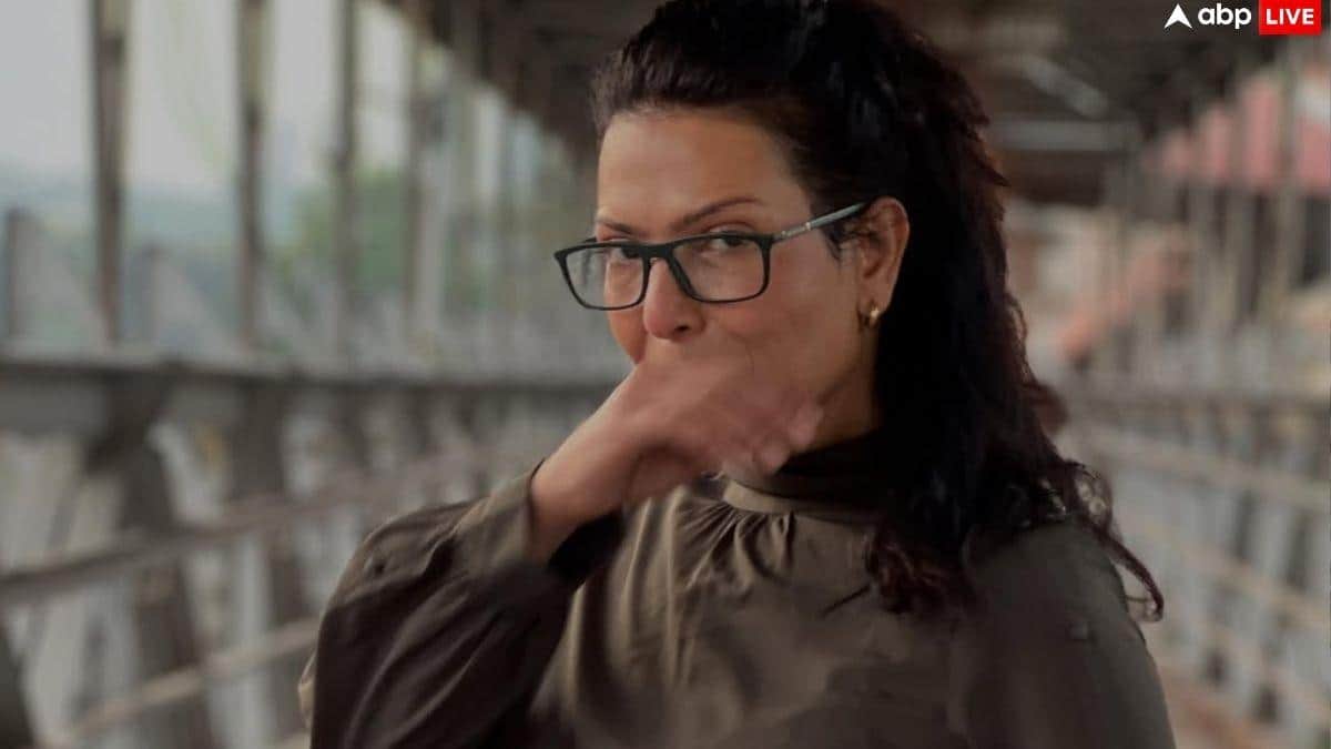 पाकिस्तानी फिल्मों से शाहरुख खान की इस एक्ट्रेस ने किया करियर शुरू, खुद से छोटे एक्टर संग इंटीमेट सीन दे मचाया बवाल