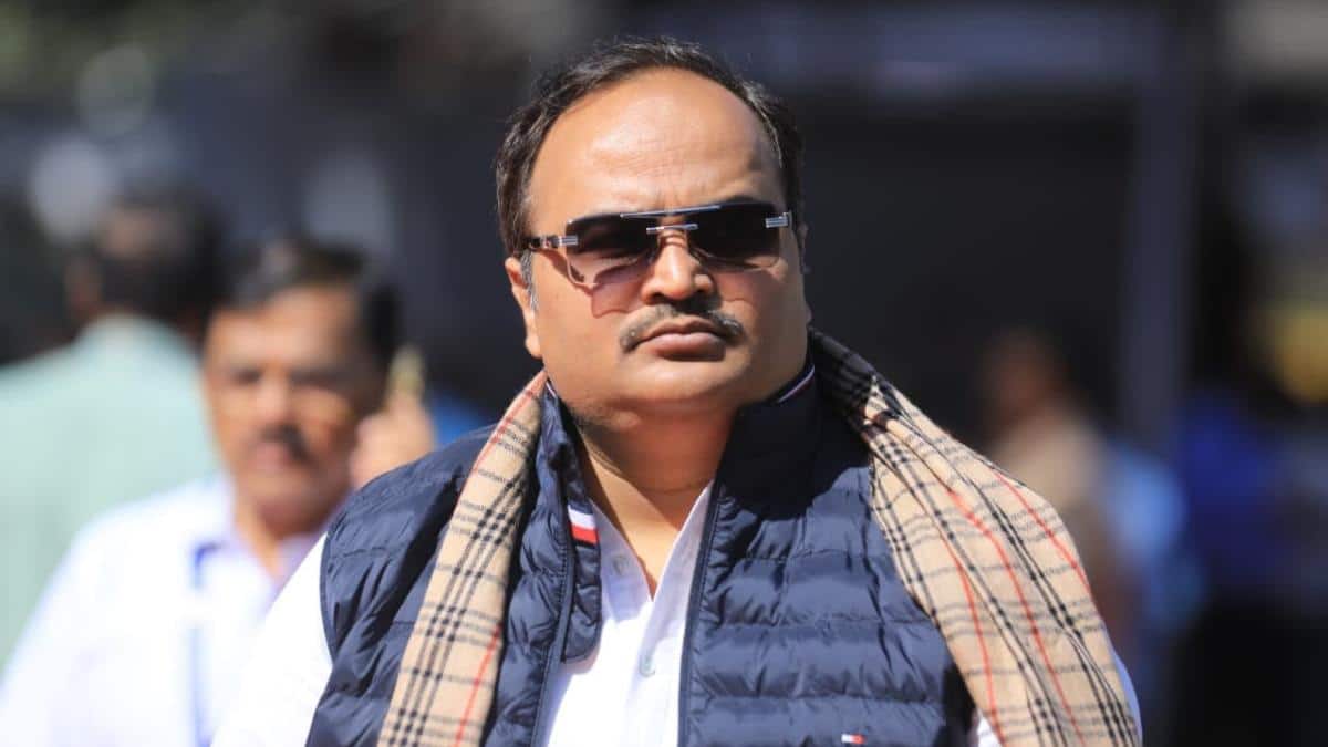 महाराष्ट्र: भारत-पाकिस्तान T20 मैच को लेकर भड़का उद्धव ठाकरे गुट, कहा- 'खून और खेल...'