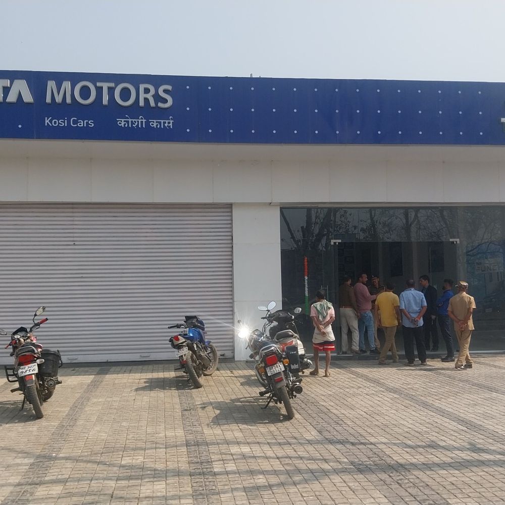 अररिया में टाटा मोटर्स शोरूम से दो नेक्सॉन कार चोरी:48 घंटे बाद भी पुलिस के हाथ खाली, बढ़ी दहशत