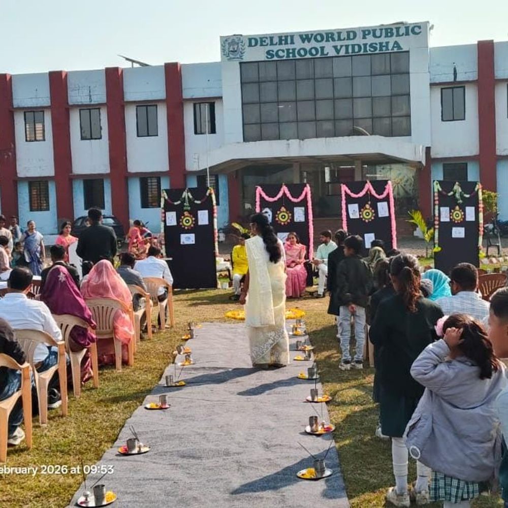 वैलेंटाइन-डे पर स्कूल में मनाया संस्कार-डे