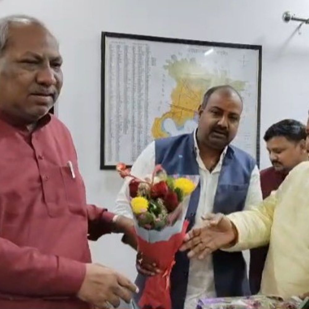 कैबिनेट मंत्री संजय निषाद ने अखिलेश यादव पर साधा निशाना:भदोही में कहा- अखिलेश भाड़े के पहलवानों से अखाड़ा जीतना चाहते हैं