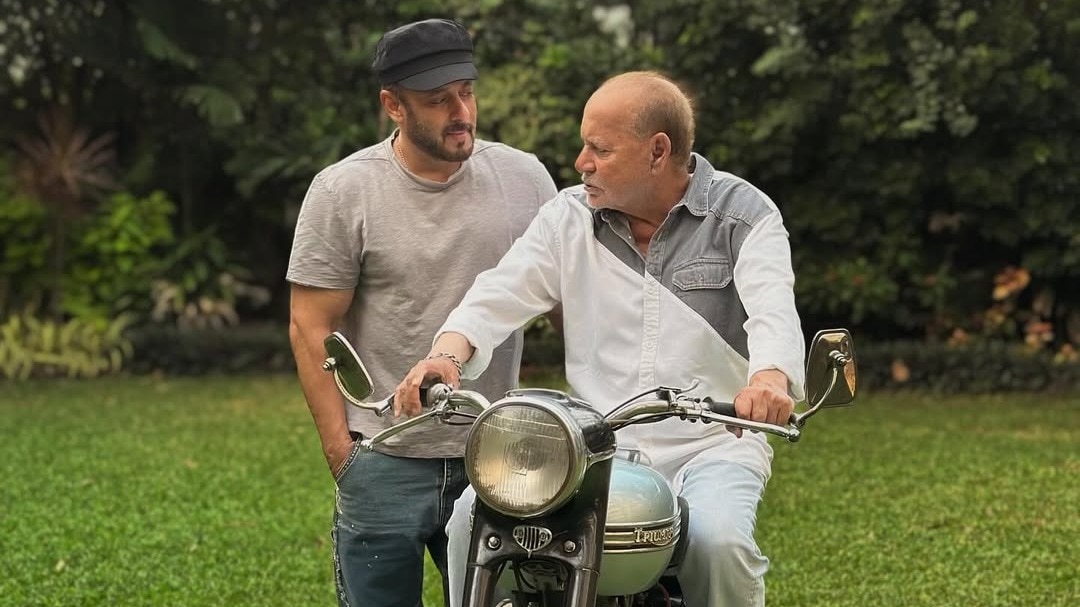 अस्पताल में भर्ती सलीम खान, पिता से मिलने पहुंचे सलमान