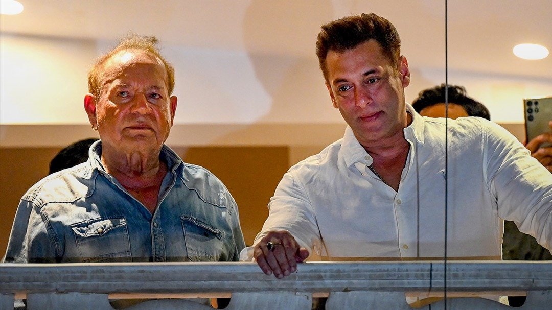 Salim Khan Hospitalised: सलमान पहुंचे पिता से मिलने