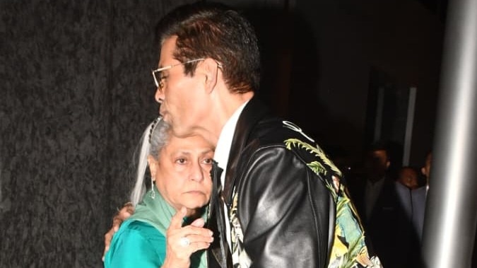 'बस बहुत हुआ', पैप्स पर भड़कीं जया बच्चन, करण ने किया रिएक्ट