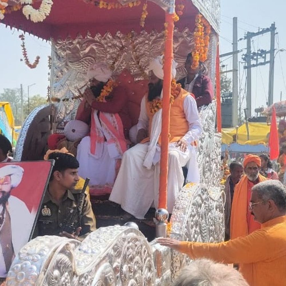 84 कोसी परिक्रमा दल हरदोई से सीतापुर की ओर बढ़ा:रामा दल जयकारों के साथ देवगवां के लिए रवाना हुआ