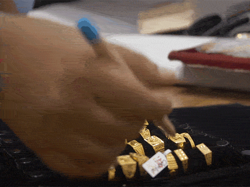 चांदी ₹4 हजार बढ़कर ₹2.37 लाख पर पहुंची:सोना ₹98 महंगा होकर ₹1.52 लाख हुआ, देखें अपने शहर में सोने के दाम