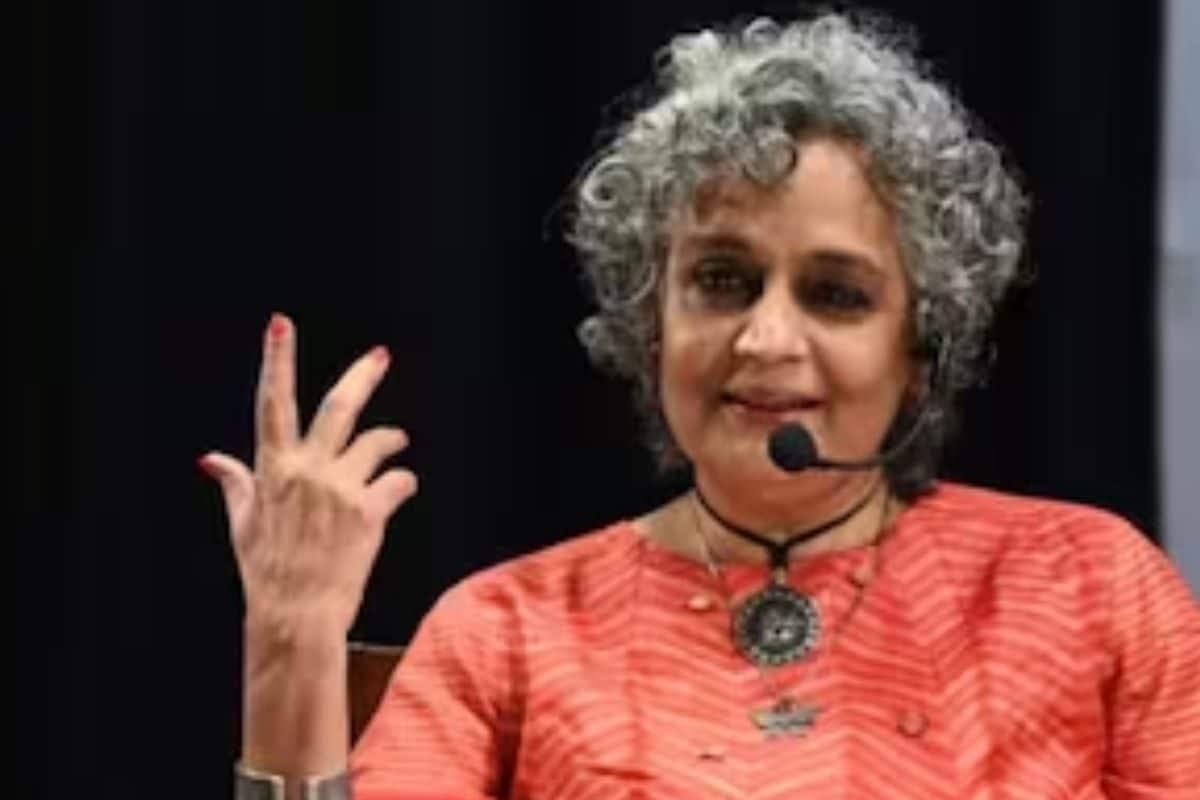 अरुंधति रॉय ने किया BFF 2026 का बॉयकॉट, विम वेंडर्स के बयान पर भड़कीं! 'गाजा पर चुप्पी को इतिहास जज करेगा'