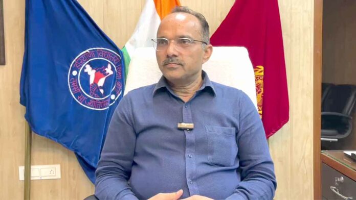 Haryana Board News: 12वीं कक्षा के अंग्रेजी के पेपर आउट होने पर हरियाणा विद्यालय शिक्षा बोर्ड चेयरमैन ने दी प्रतिक्रिया