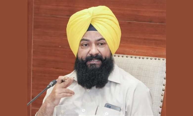 Dalit Abuse Case : मंदबुद्धि युवक के साथ हुई घटिया हरकत, SC आयोग ने SSP को भेजा नोटिस