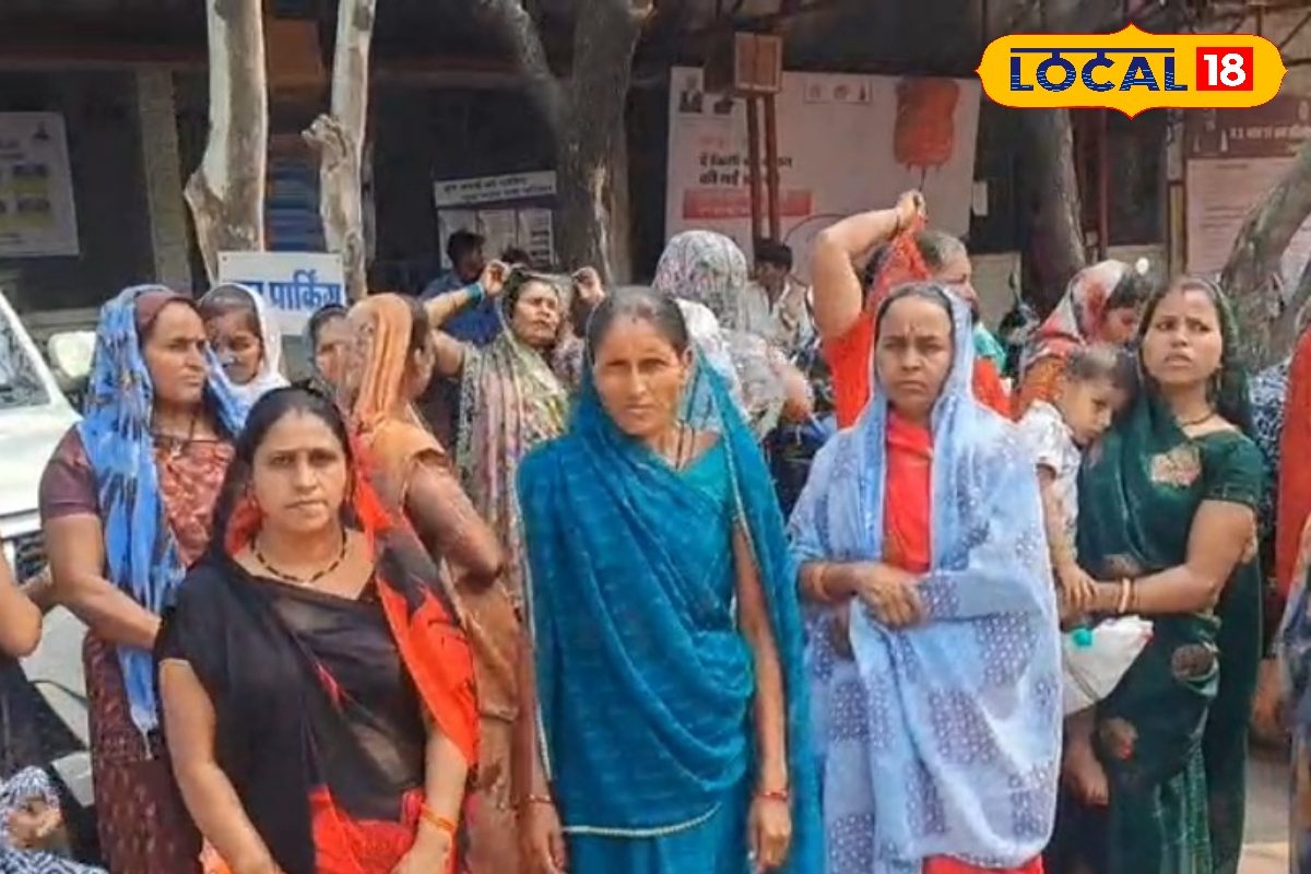 गर्मी से पहले ही जल संकट! पानी के लिए भटकने को मजबूर, जनसुनवाई में पहुंचीं महिलाएं