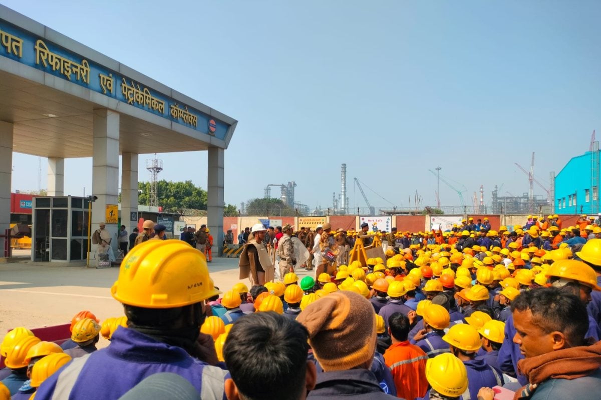 हरियाणा के पानीपत की तेल रिफाइनरी में बवाल, गुस्साए मजदूरों ने सुरक्षाबलों पर पथराव किया और गाड़ियां तोड़ी
