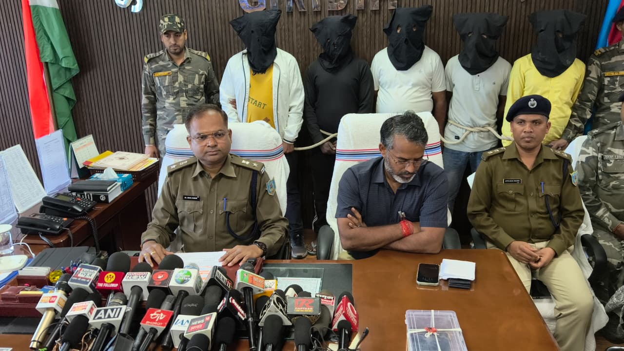 Giridih गोलीकांड में बड़ा खुलासा: शिवम समेत पांच आरोपी गिरफ्तार, डीसी-एसपी की ज्वाइंट प्रेसवार्ता में हुआ खुलासा