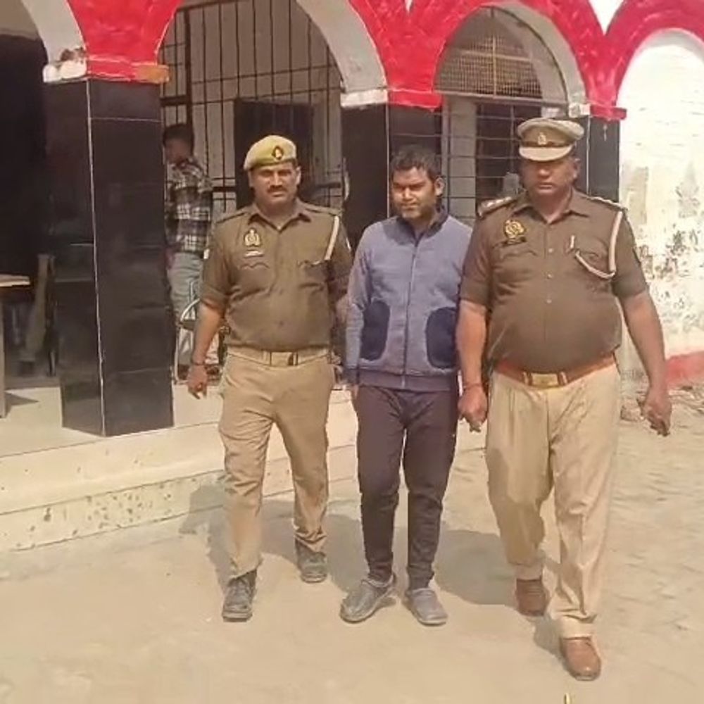 पत्नी की मौत में आरोपी पति गिरफ्तार:गोंडा में परिवार के 5 लोगों पर FIR, मरने से पहले कहा था- पापा शाहरुख मार डालेगा