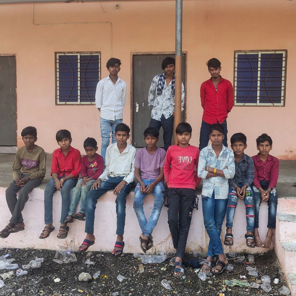 खिलचीपुर छात्रावास से रसोइया और चौकीदार को हटाने के निर्देश:अधीक्षक पर भी होगी कार्रवाई, शिकायत के बाद जांच करने पहुंचे सहायक संचालक