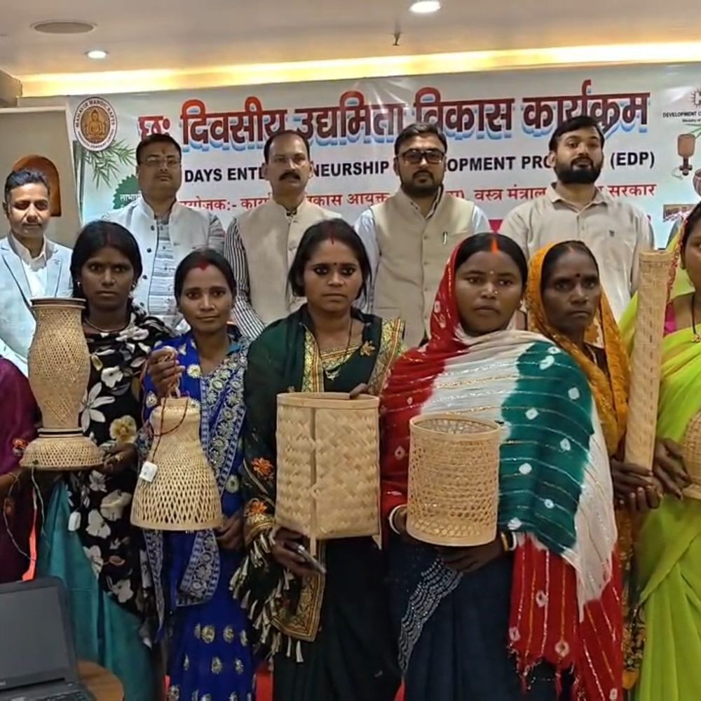 जमुई में बांस शिल्पियों के लिए उद्यमिता कार्यक्रम आयोजित:SDM ने कौशल उन्नयन और बाजार विस्तार पर दिया जोर, पैकेजिंग-समयबद्ध आपूर्ति को बताया महत्वपूर्ण