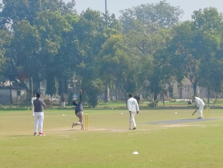 Ambala News: कॉर्पोरेट क्रिकेट टूर्नामेंट ट्रॉफी पर अंबाला पुलिस का कब्जा