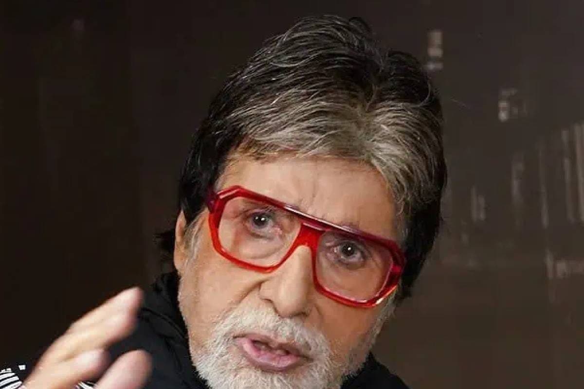 'वफादार मर्द हर कोने में मिलते हैं, अफसोस धरती गोल है!' रात 3.20 बजे अमिताभ बच्चन ने किया पोस्ट, उछला जया का नाम