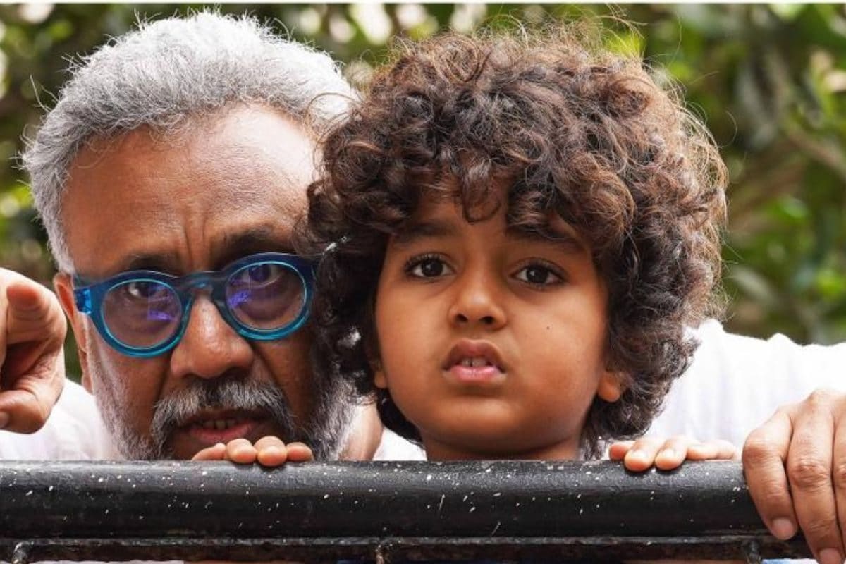 अनुभव सिन्हा ने इस एक्टर को नहीं सुनाई थी पूरी स्क्रिप्ट, 'अस्सी' डायरेक्टर ने खुद ही खोली पोल