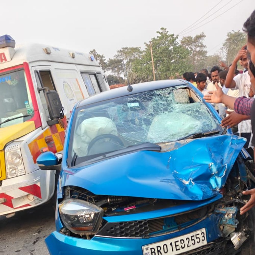 तेज रफ्तार बाइक ने कार को मारी टक्कर; दो युवक गंभीर, इलाजरत