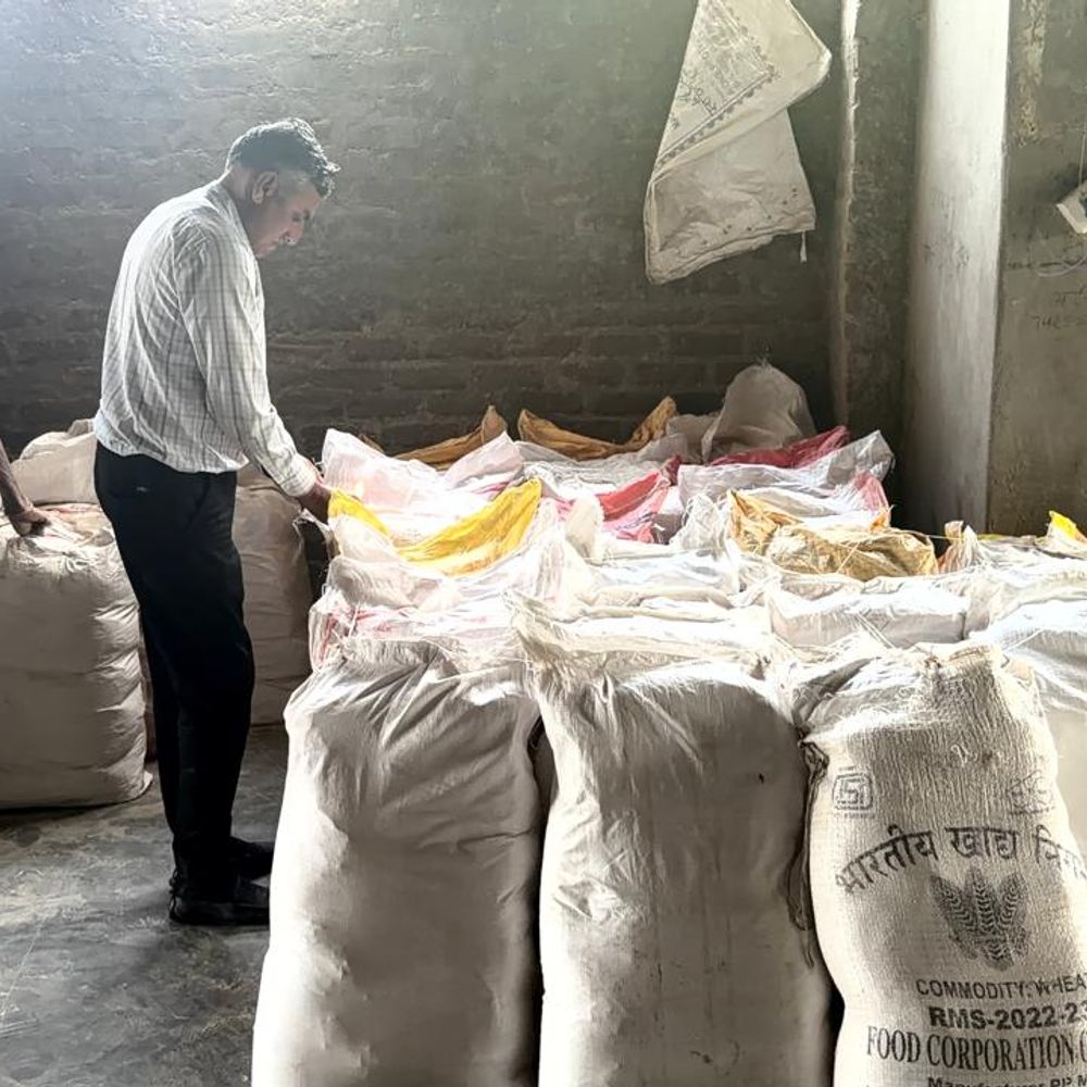 आठ साल से ‘जहर’ पीस रही अवैध आटे की फैक्ट्री सीज