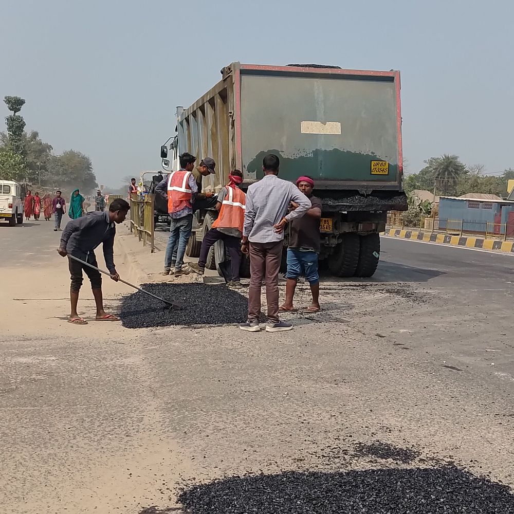 गृह मंत्री के आगमन को लेकर एनएच की मरम्मत