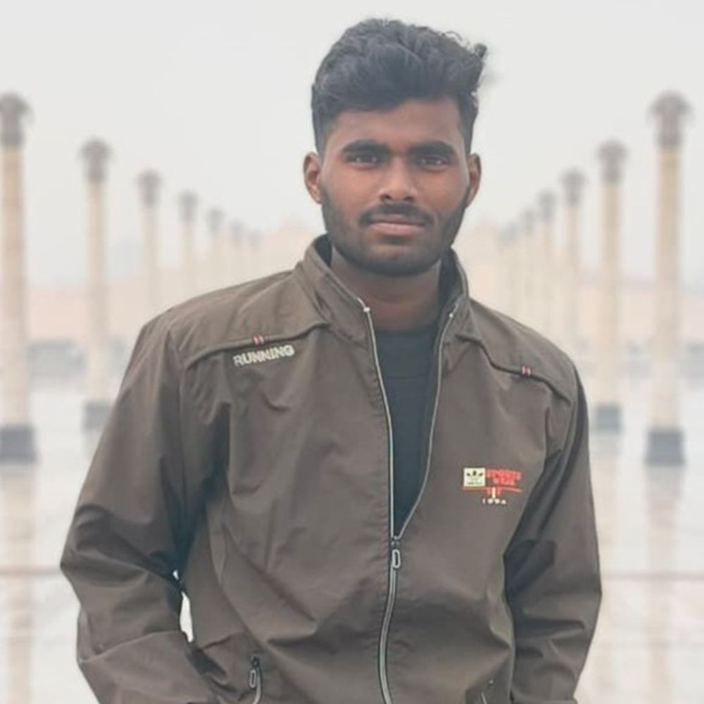 संन्यासी बनने के लिए इंटर के छात्र ने छोड़ा घर:बिस्तर के नीचे मां के लिए रखा लेटर, लिखा-जीवन में बहुत कष्ट हैं;बता नहीं सकता