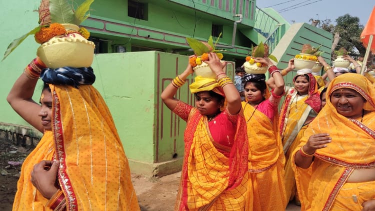 गरियाबंद: नर्मदेश्वर महादेव प्राण प्रतिष्ठा समारोह में लगे हर-हर महादेव के जयकारे, निकली भव्य शोभायात्रा