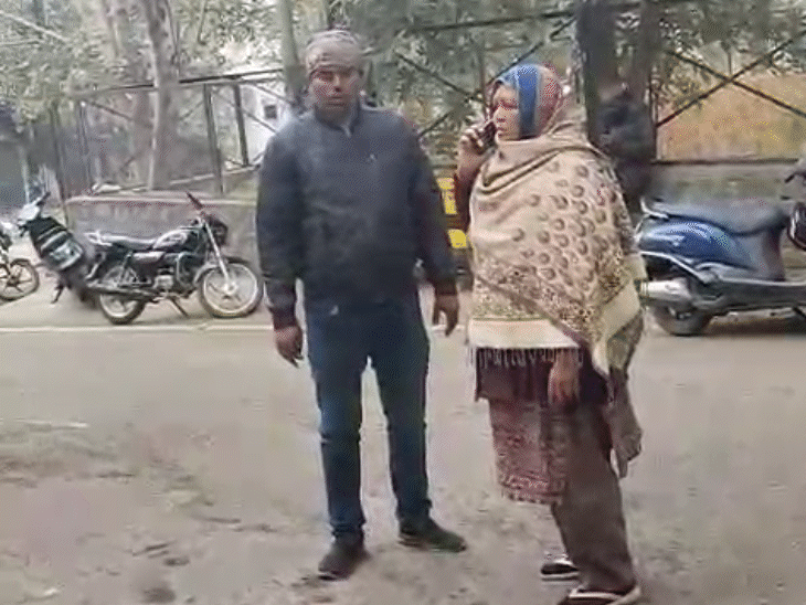 भोपाल में फ्लाइट मैनेजर ने फांसी लगाई... मौत:घटना के समय पत्नी घर में मौजूद थी, देर रात उठी तब देखा पति का शव