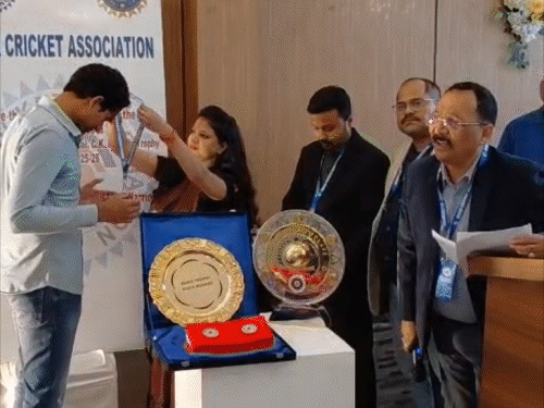 बिहार की टीम तीन क्रिकेट टूर्नामेंट में बनी चैंपियन:वैभव सूर्यवंशी सहित खिलाड़ियों का सम्मान, रणजी ट्रॉफी, विजय हजारे और कर्नल सीके नायडू ट्रॉफी जीता