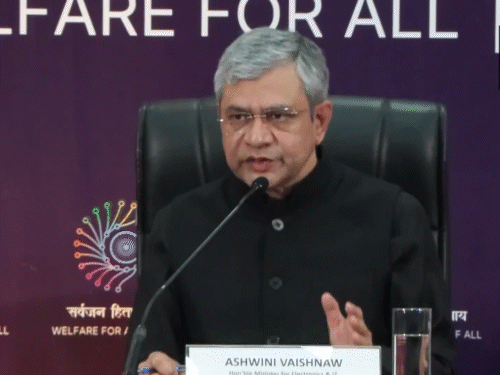 AI समिट के VIP मूवमेंट से परेशान हुए फाउंडर्स:घंटों कतार में खड़े रहे, कुछ लोगों के सामान भी चोरी; अश्विनी वैष्णव ने माफी मांगी