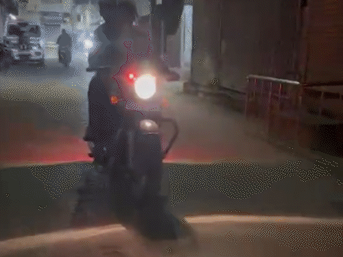 आधी रात बुलेट की आवाज से सहम जाता था मासूम:इंदौर में 5 माह के बच्चे के पिता ने पुलिस को सौंपे फोटो-वीडियो; 12 घंटे में कार्रवाई