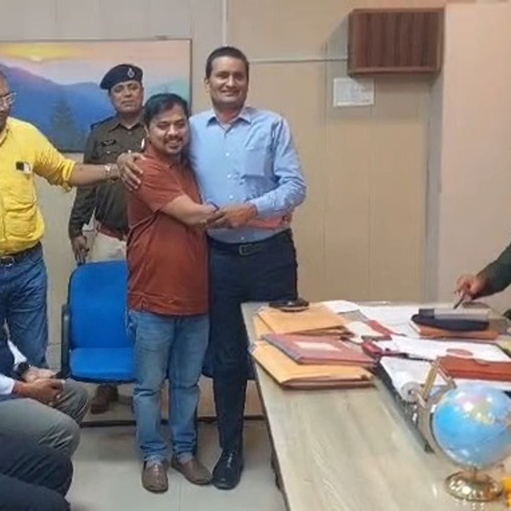 अररिया में डॉक्टर–प्रशासन विवाद खत्म:आपसी सुलह के बाद हड़ताल टूटी, अवैध स्वास्थ्य संस्थानों की जांच के दौरान हुई थी हाथापाई