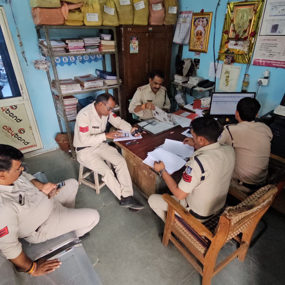 शाजापुर में जेवरात चोरी में मुख्य आरोपी गिरफ्तार:पुलिस ने लाखों के माल का किया खुलासा; बेटी के दोस्त समेत तीन को हिरासत में लिया