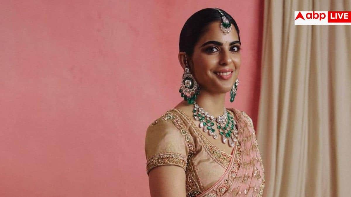 Isha Ambani Necklace: 250 करोड़ का हार पहनकर पहुंचीं ईशा अंबानी! होश उड़ा देने वाला है उनका ये शाही लुक!